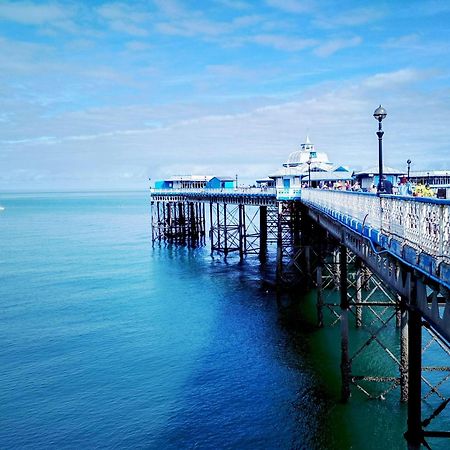 Seaside Solace 2Br With Scenic Coastline Views Llandudno Buitenkant foto