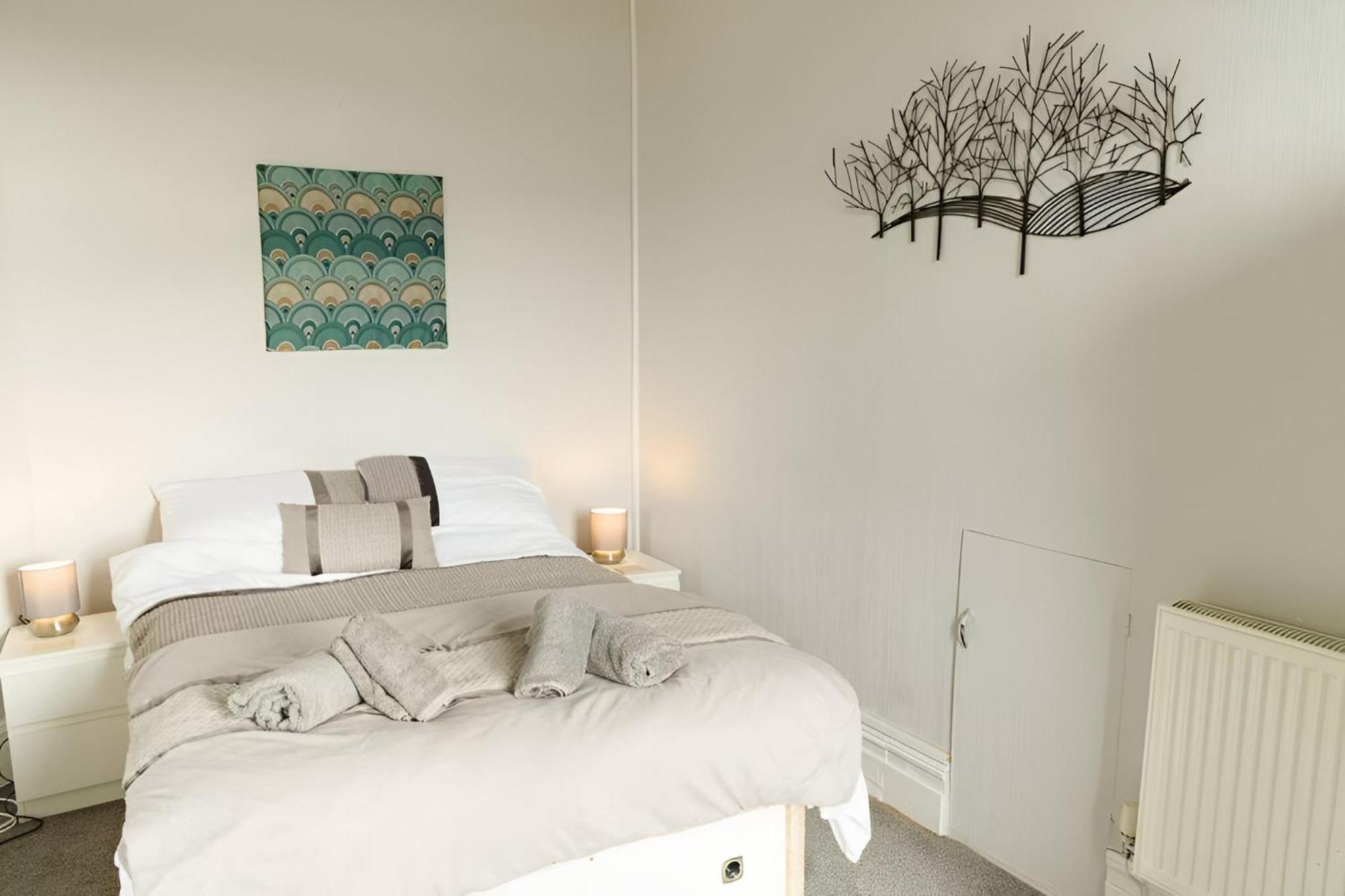 Seaside Solace 2Br With Scenic Coastline Views Llandudno Buitenkant foto